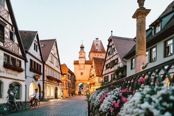 7 Critical Mistakes to Avoid When Applying to Study Abroad: Expert Advice